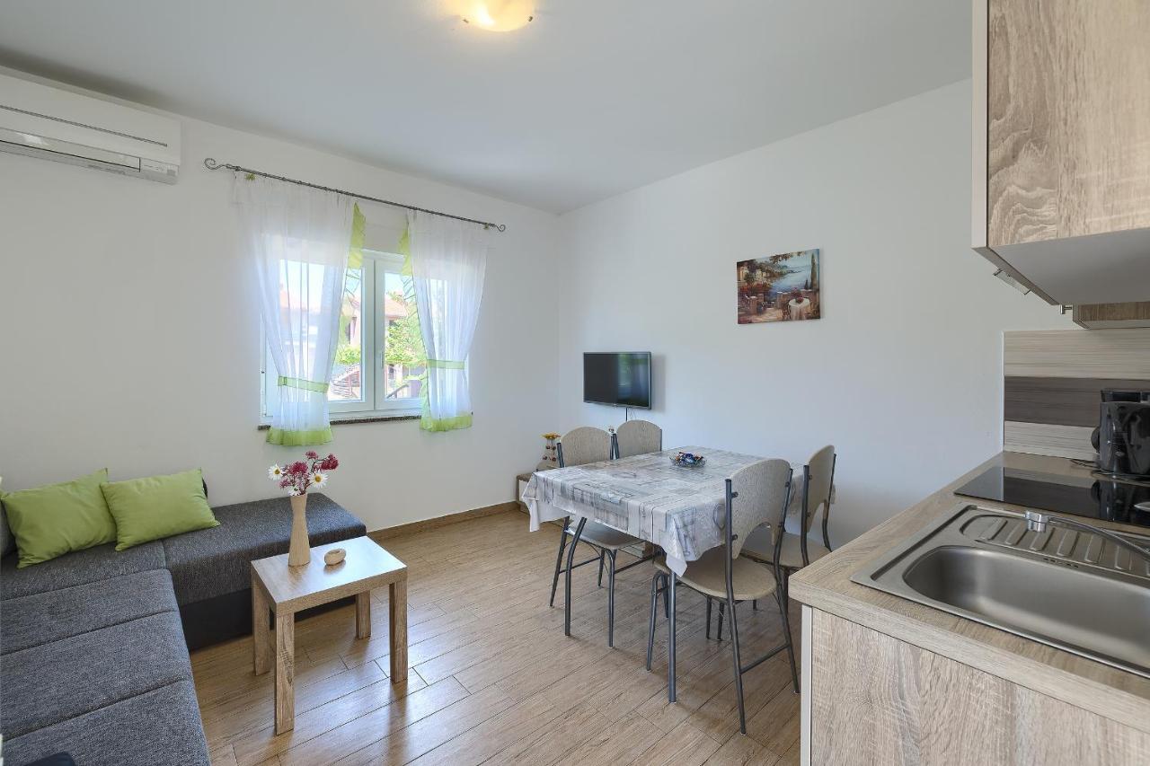 Apartman Mishel 2 Фажана Экстерьер фото